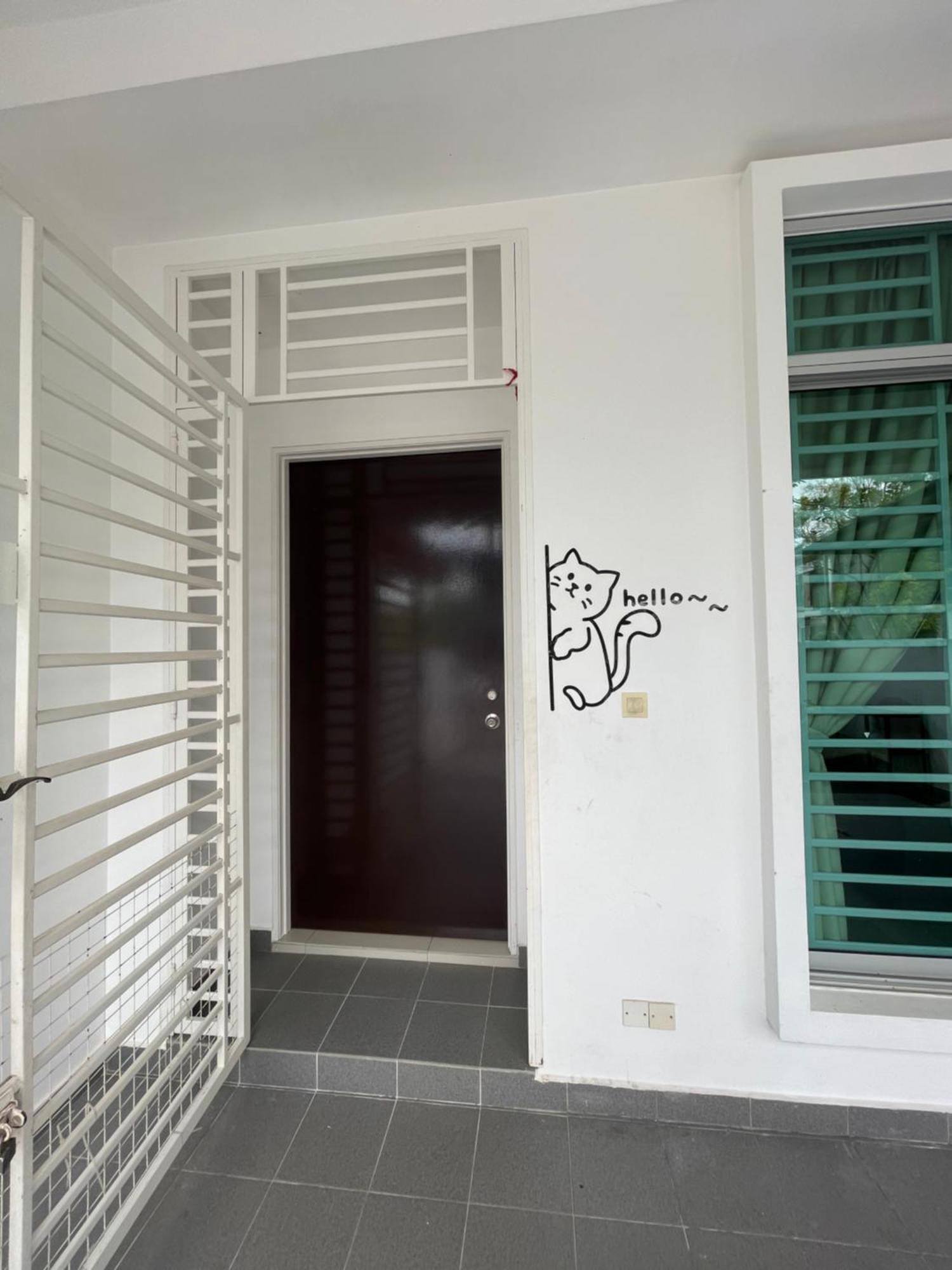 Rumah percutian 11 Austin 5mins To Aicc Long Sing Helixuan Yi Jia Peikin Restaurant Opposite Hsi Johor Bahru