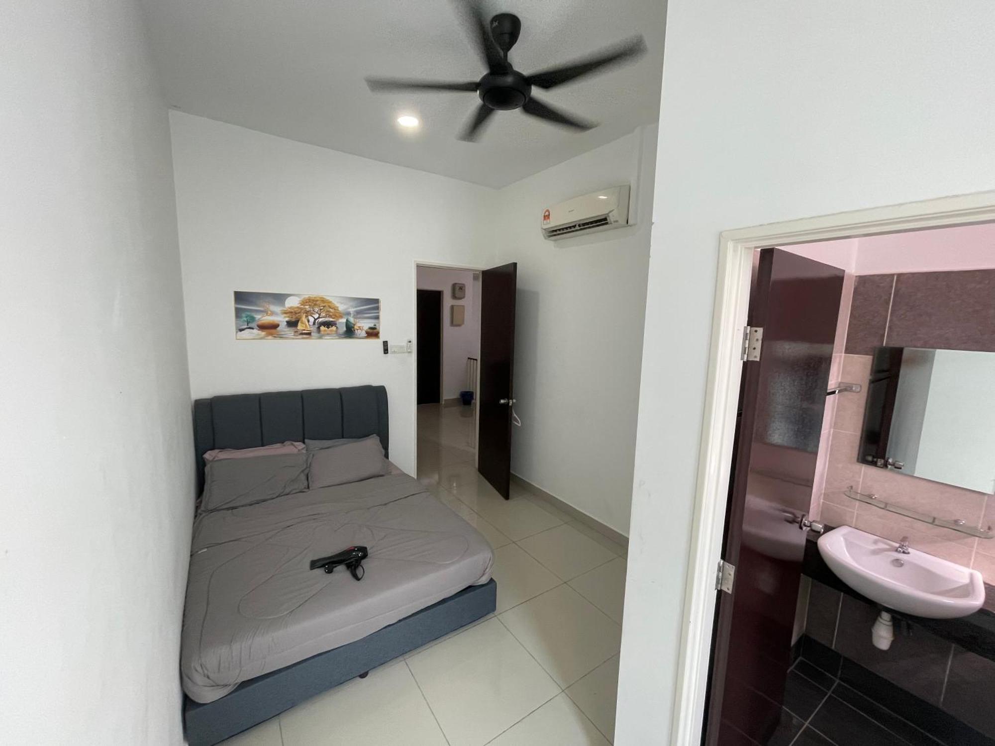 11 Austin 5mins To Aicc Long Sing Helixuan Yi Jia Peikin Restaurant Opposite Hsi * Johor Bahru